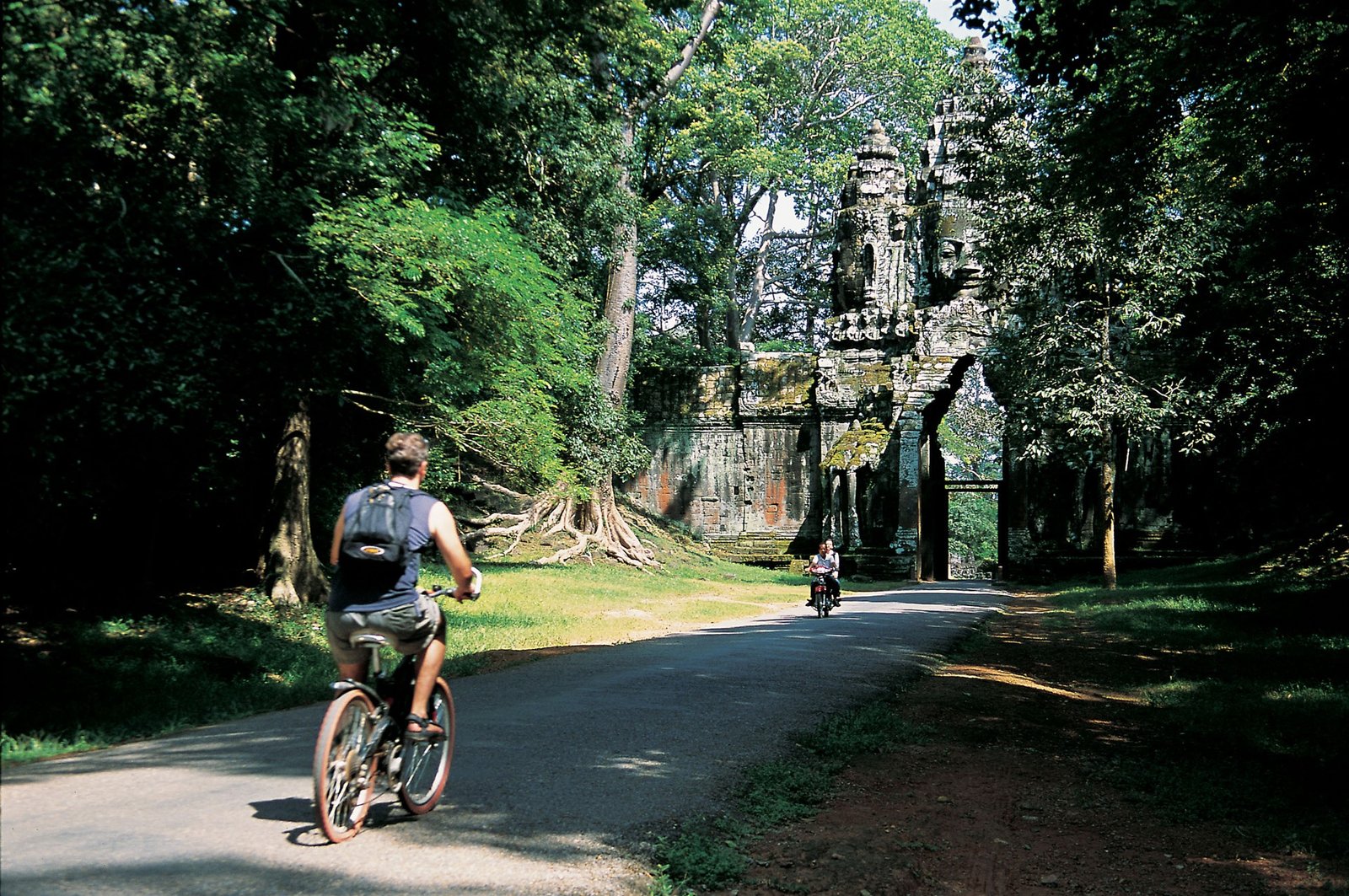 11-Day Saigon to Siem Reap Cycling Tour